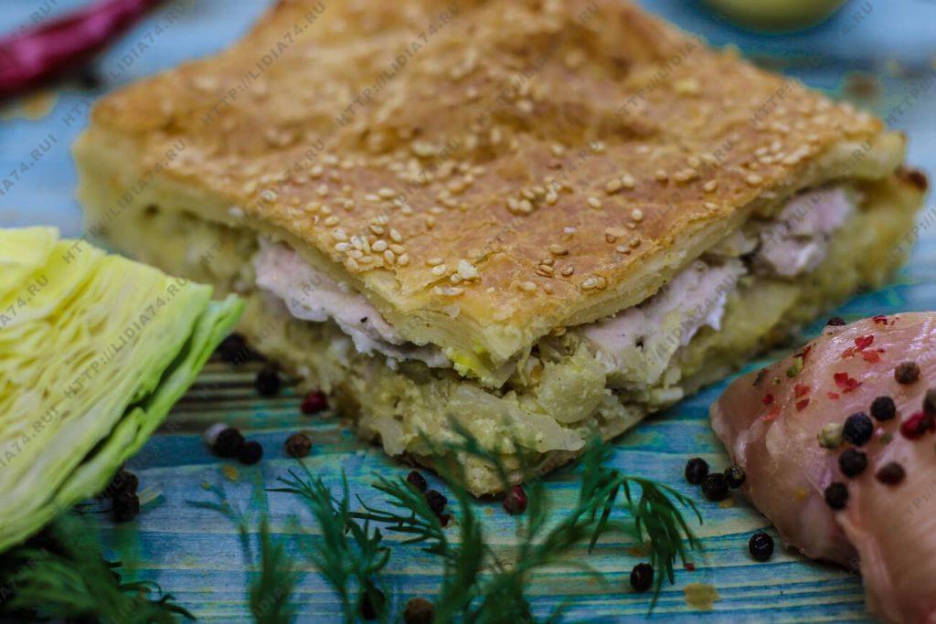 Слоеные пирожки с мясом и капустой – рецепт с фотографиями в домашних условиях